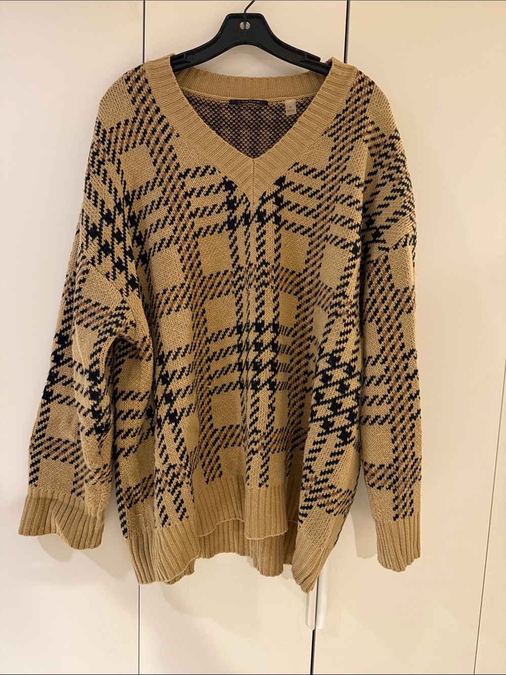 Women’s V-Neck Plaid Knit Sweater in Camel and Black